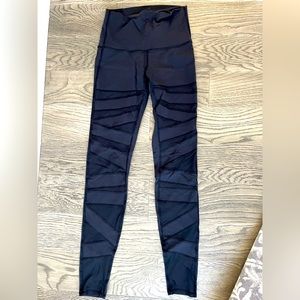 Lululemon Size 6 Leggings; Black with mesh detailing